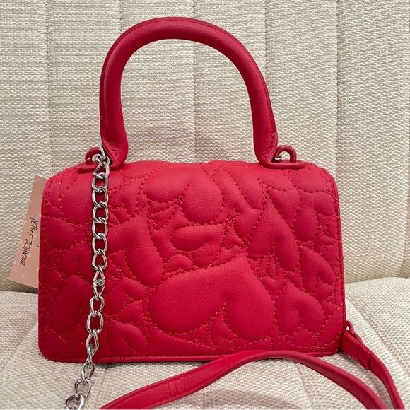 Betsey Johnson Red Crossbody Bag nwot 8 X5 size. Pretty red purse with chain. - Picture 4 of 11